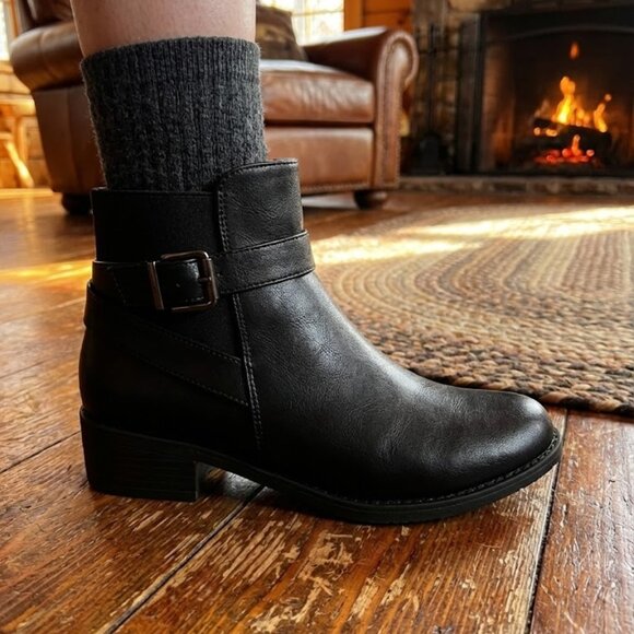 NWT Top Moda Black Faux Leather Buckle Strap Moto Ankle Booties Zip Low Heel - Picture 6 of 8